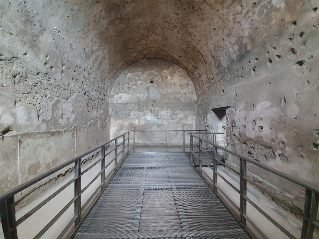 VII.1.8 Pompeii. July 2021. Tepidarium 10, looking east.   
Foto Annette Haug, ERC Grant 681269 D�COR
