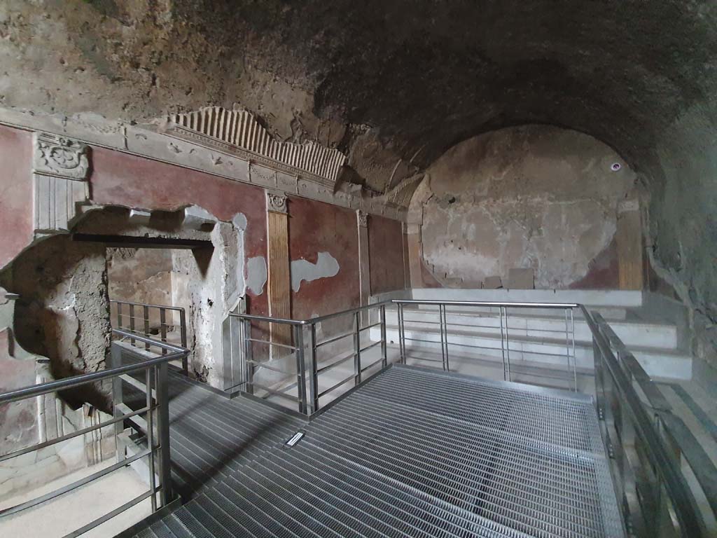 VII.1.8 Pompeii. July 2021. Caldarium 9, looking east along north wall from doorway into tepidarium 10.
Foto Annette Haug, ERC Grant 681269 DÉCOR