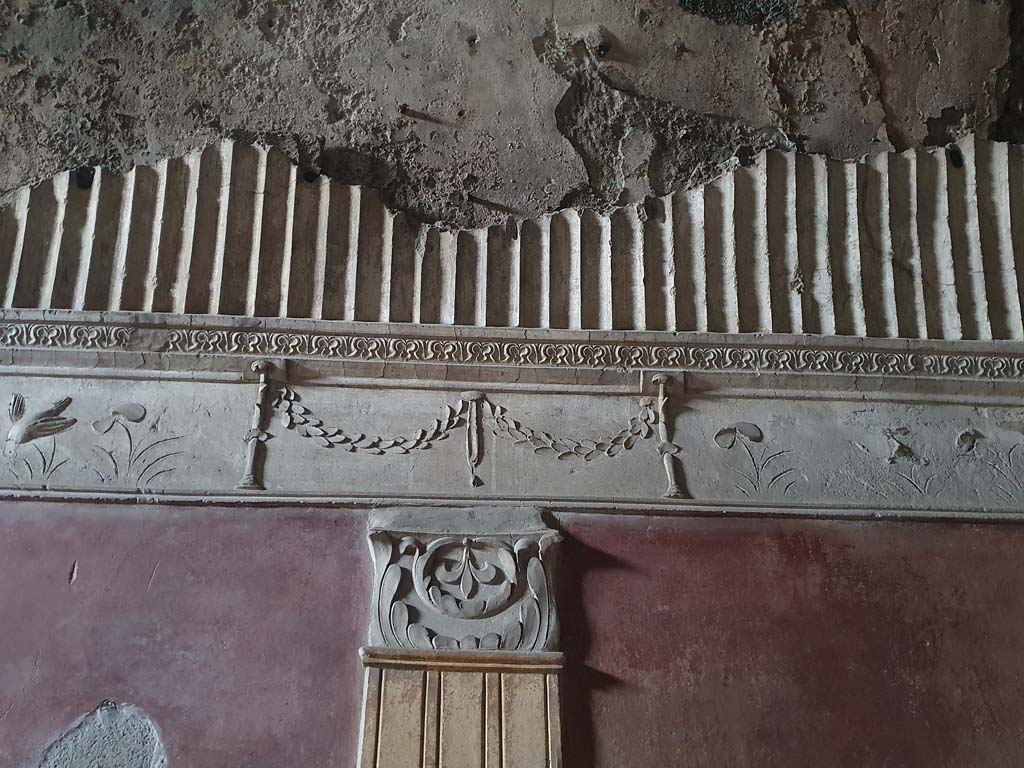 VII.1.8 Pompeii. July 2021. Caldarium 9, stucco on upper north wall in caldarium 9.
Foto Annette Haug, ERC Grant 681269 DÉCOR
