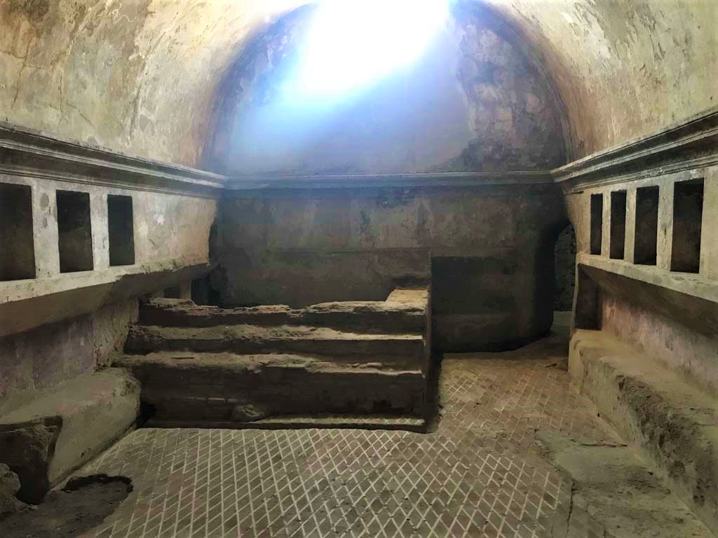 VII.1.8 Pompeii. April 2019. Women’s apodyterium 11, looking west. Photo courtesy of Rick Bauer.