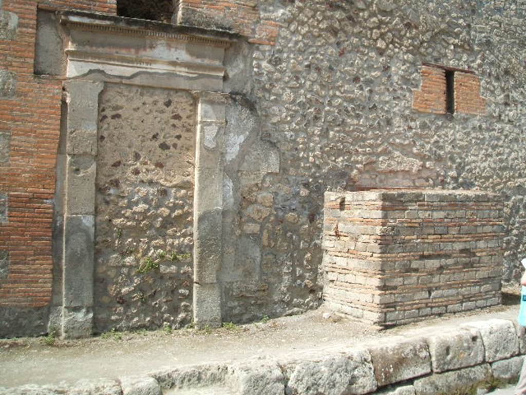 VII.1.15 Pompeii. May 2005. Blocked door between VII.1.14 and VII.1.15. Room 2b is behind the door.