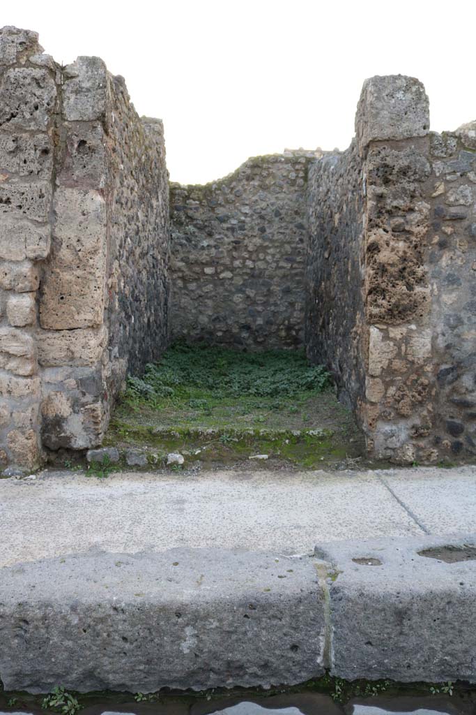 VII.1.23 Pompeii. December 2018.
Looking west from Via Stabiana towards entrance. Photo courtesy of Aude Durand.