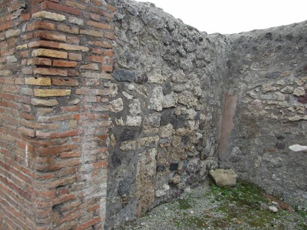 VII.1.24 Pompeii. Shop. December 2007. South wall.
