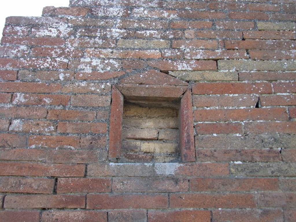Plaque/niche between VII.1.26 and VII.1.27. December 2006.