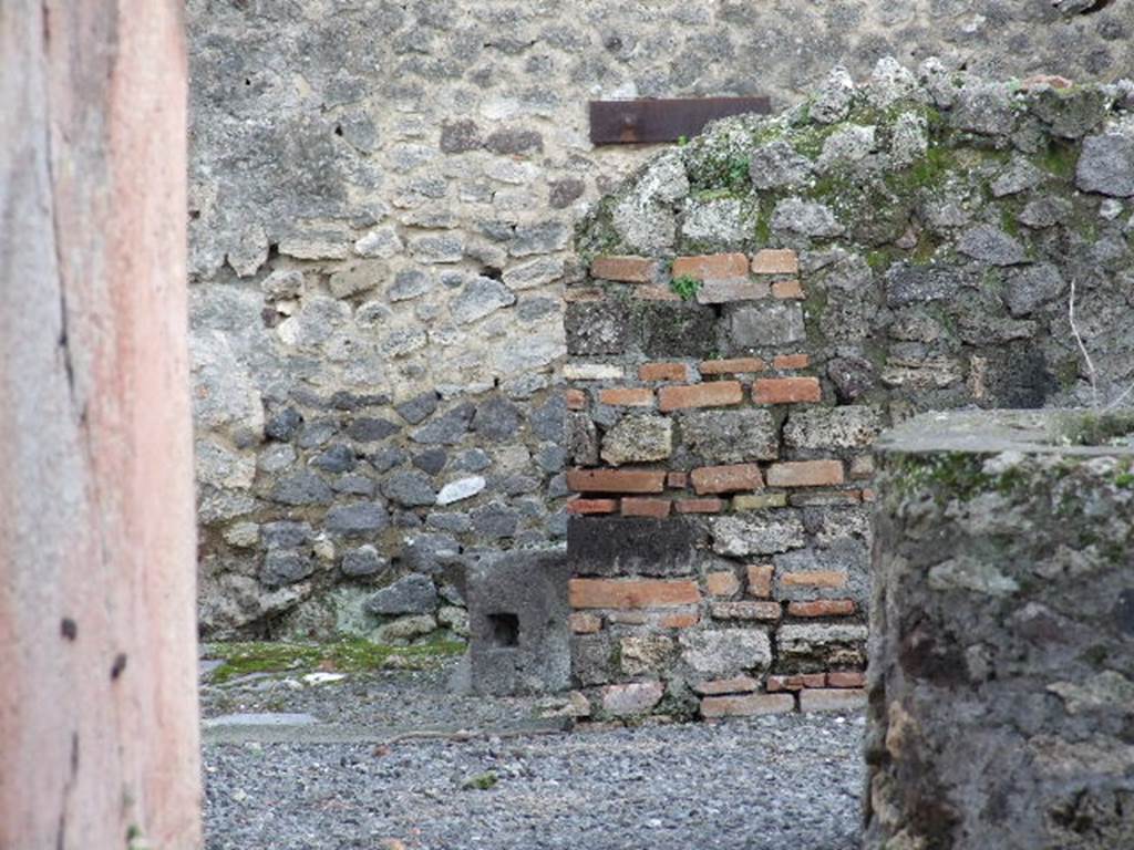 VII.1.36 Pompeii. December 2006. Looking south across atrium to the doorway to the milling area, viewed from entrance.