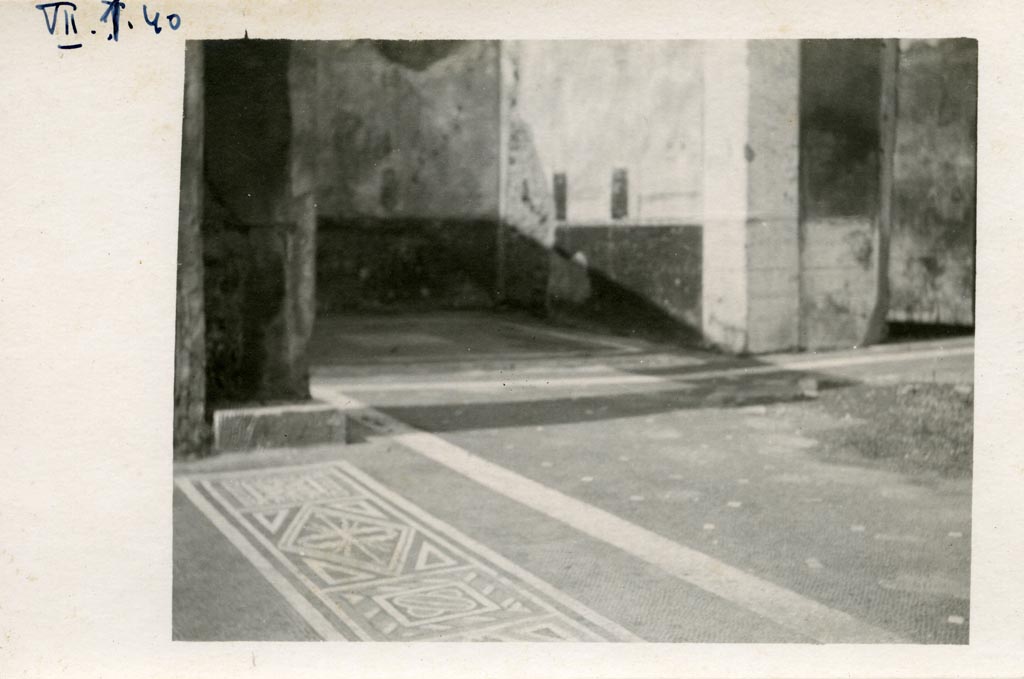 VII.1.40 Pompeii. Pre-1937-39. Looking north-west from tablinum across atrium towards west ala, 3a.
Photo courtesy of American Academy in Rome, Photographic Archive. Warsher collection no. 304.