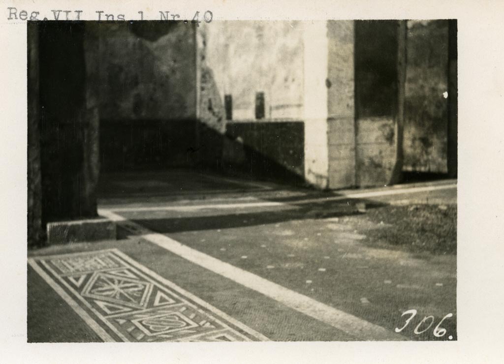 VII.1.40 Pompeii. Pre-1937-39. Looking north-west towards west ala, 3a, from tablinum.
Photo courtesy of American Academy in Rome, Photographic Archive. Warsher collection no. 306.
