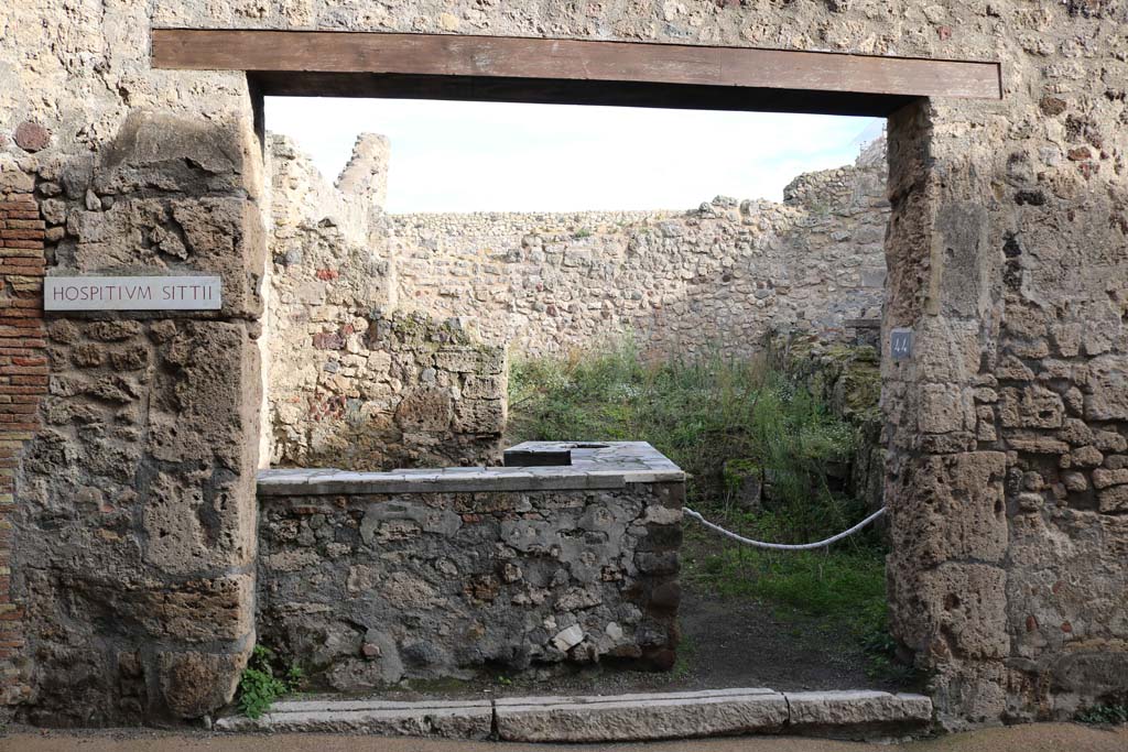 VII.1.44, Pompeii. December 2018. Looking east towards entrance doorway. Photo courtesy of Aude Durand.