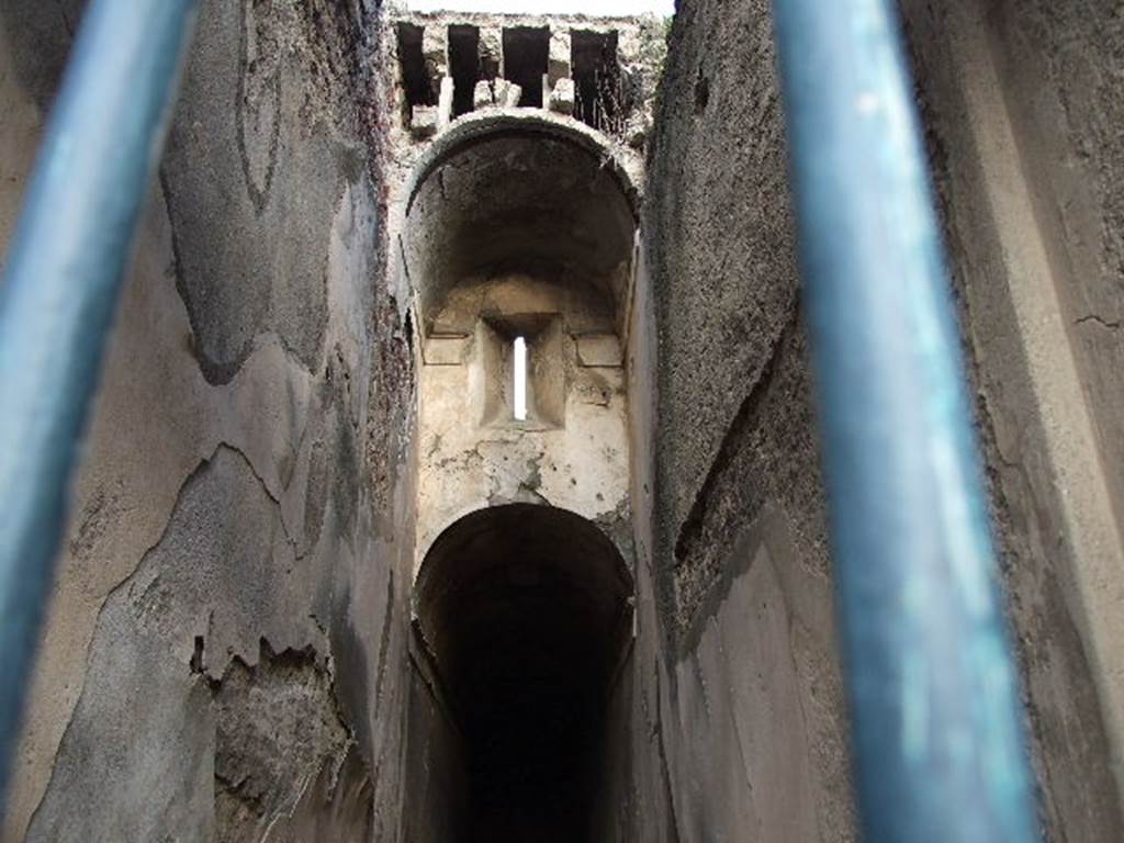 VII.1.48 Pompeii. December 2006. Upper walls of corridor K of Stabian Baths.