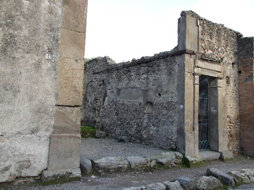 VII.1.50 Pompeii. December 2006. Entrance doorway, on right hand side.