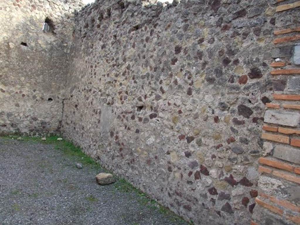VII.1.61 Pompeii. December 2007. South wall.