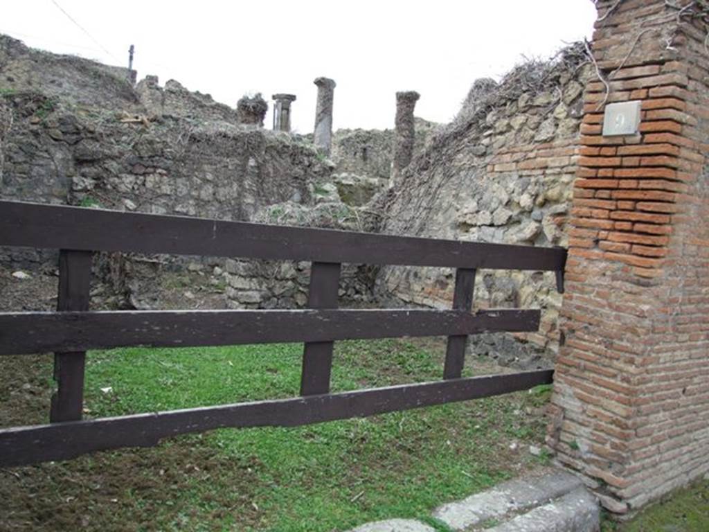 VII.2.9 Pompeii. Small shop. December 2007. Entrance and north wall.