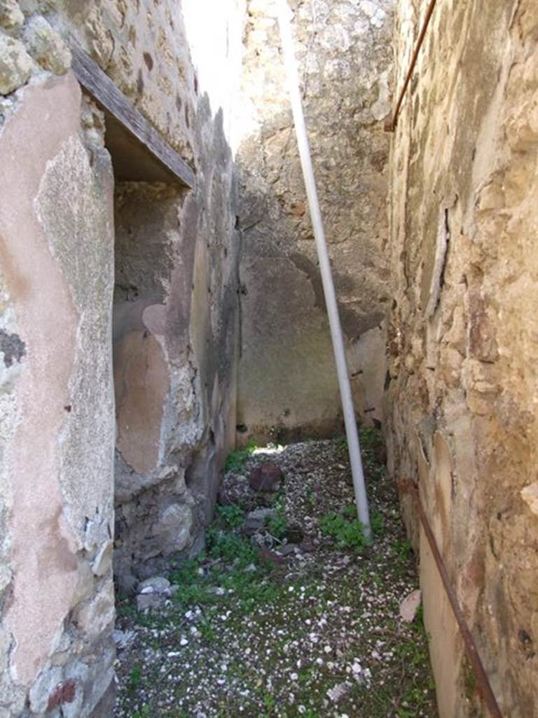 VII.2.16 Pompeii. March 2009. Room 4. East end, with entry to recess on north side.