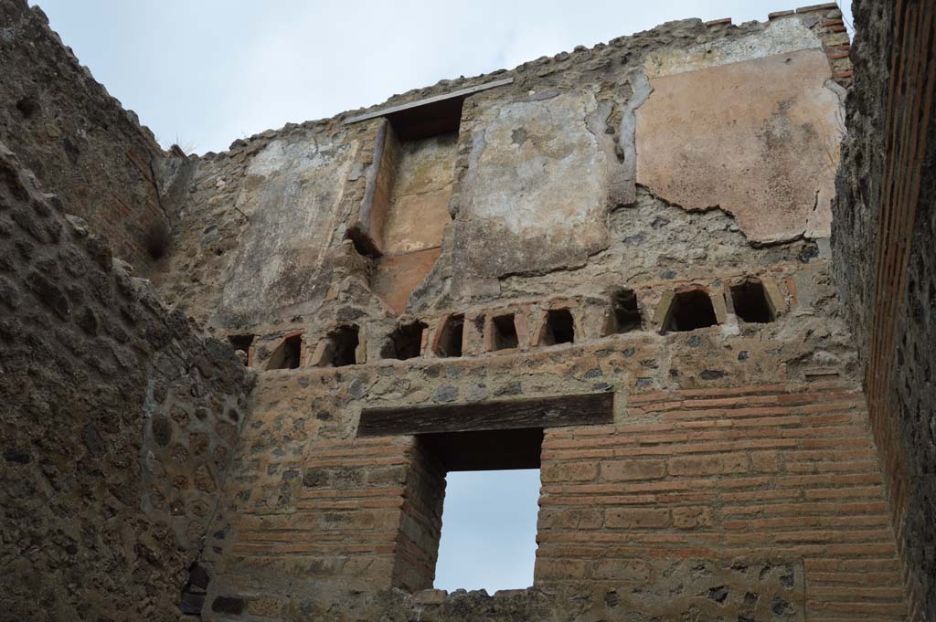 VII.2.18 Pompeii. October 2017. Looking north at west end of upper floor of separate dwelling, with latrine.
Foto Taylor Lauritsen, ERC Grant 681269 DÉCOR.