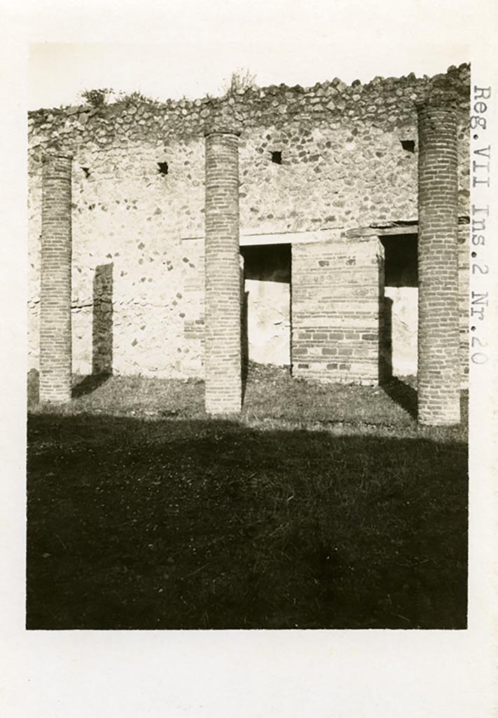 VII.2.18 Pompeii, but shown as VII.2.20 on photo. Pre 1937-9.
Looking towards east portico and doorways to rooms 14 and 15. Photo by Tatiana Warscher.
Photo courtesy of American Academy in Rome, Photographic Archive. Warsher collection no. 1745.