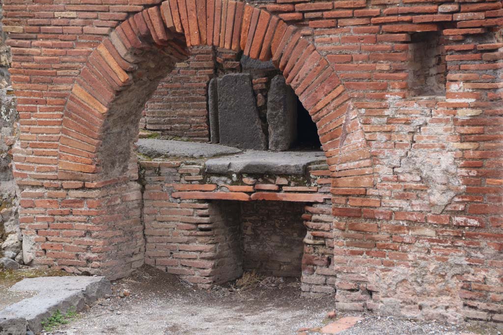VII.2.22 Pompeii. April 2014. Looking east towards detail of oven. Photo courtesy of Klaus Heese.