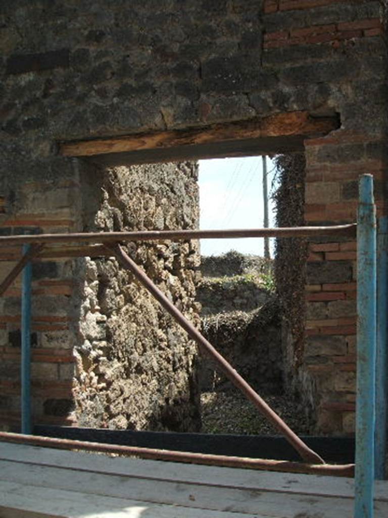 VII.2.29 Pompeii. May 2005. Entrance.