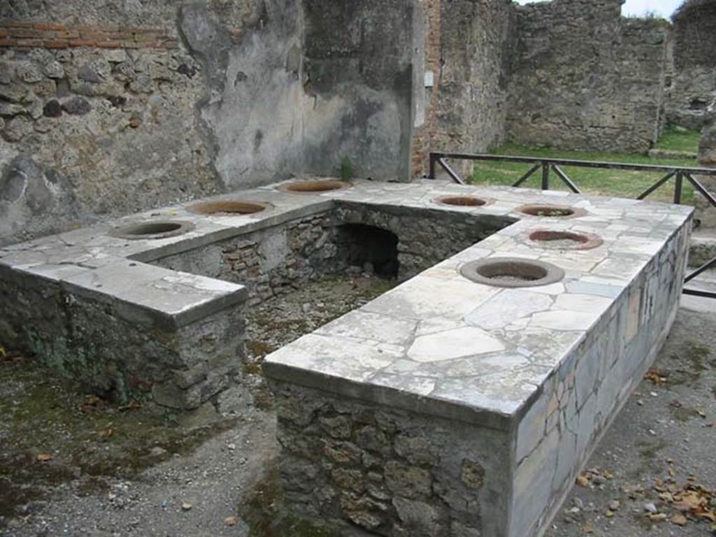VII.2.32 Pompeii. May 2003. Looking south from rear of counter towards entrance at VII.2.33 on Via degli Augustali. Photo courtesy of Nicolas Monteix.