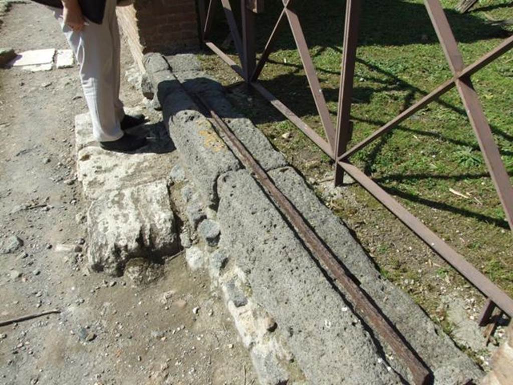 VII.2.42 Pompeii. March 2009.  Sill or threshold of shop.