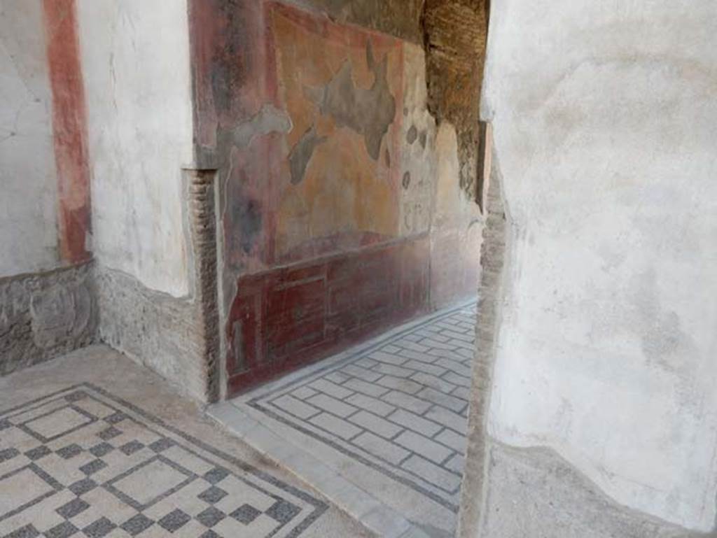 VII.2.45 Pompeii, May 2018. South-east corner of atrium and doorway to entrance corridor.
Photo courtesy of Buzz Ferebee.