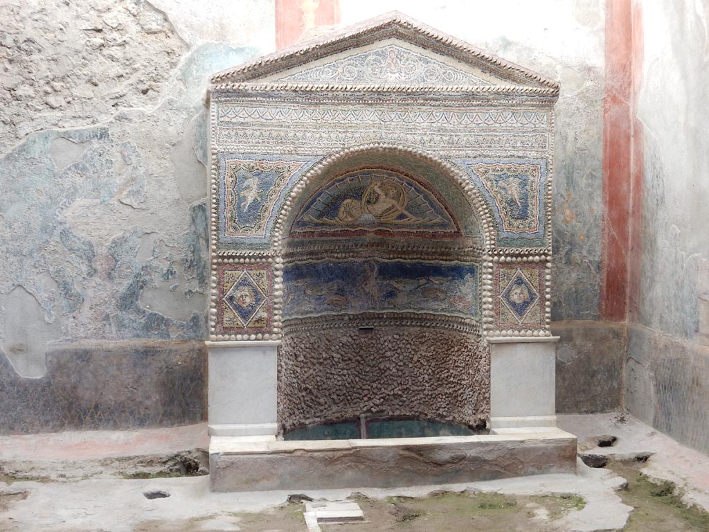 VII.2.45 Pompeii, May 2018. Looking towards fountain. Photo courtesy of Buzz Ferebee.