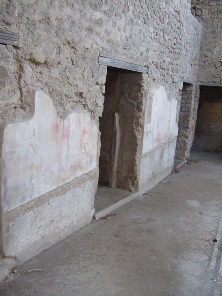 VII.2.45 Pompeii. September 2005. Looking north along west side of atrium.
