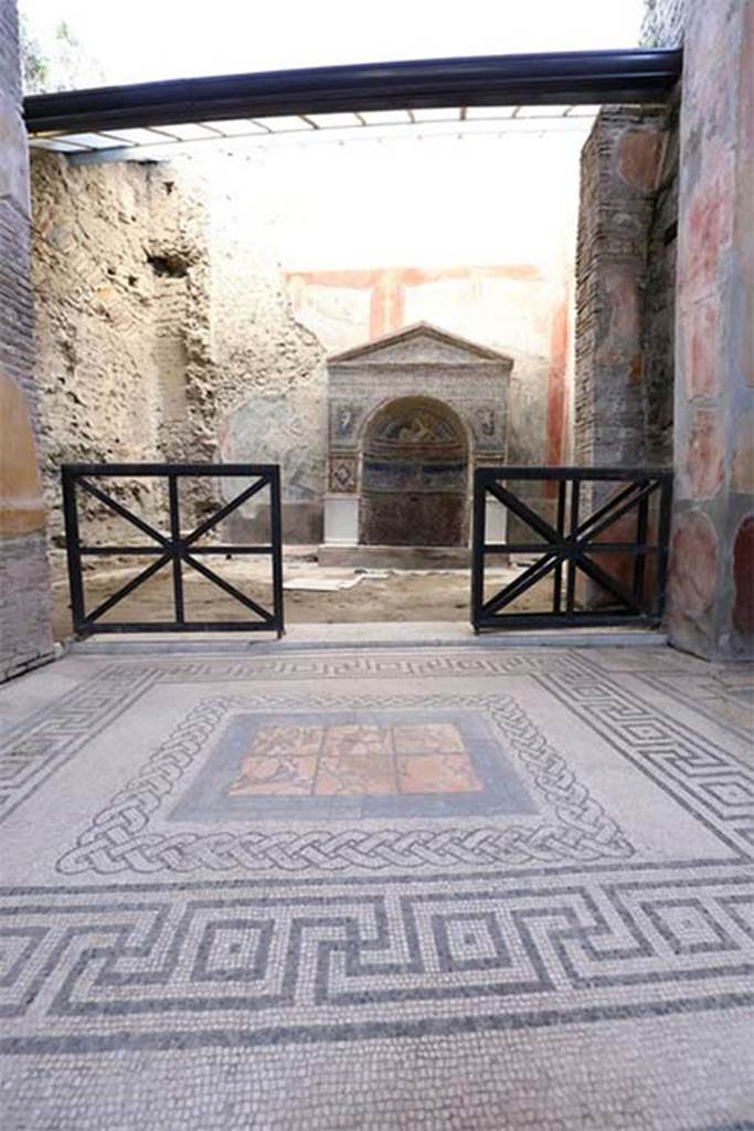 VII.2.45 Pompeii. May 2017. Looking north across tablinum from atrium after restoration.