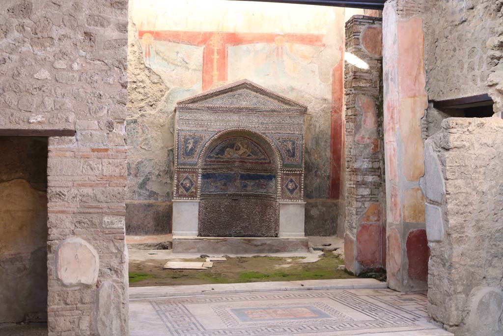 VII.2.45, Pompeii. December 2018. Looking north across tablinum towards garden area with fountain. Photo courtesy of Aude Durand.
