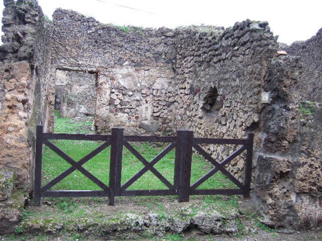 VII.2.49 Pompeii. December 2005. Entrance, looking north.