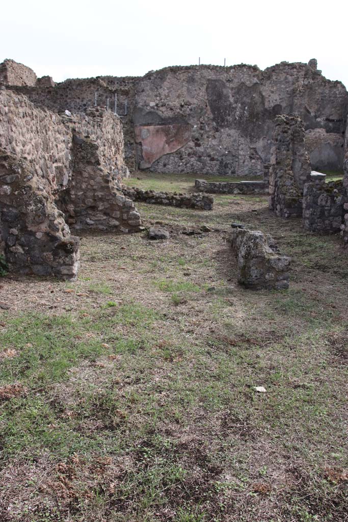 VII.3.3 Pompeii. October 2020. Looking south across area of shop towards dwelling.
Photo courtesy of Klaus Heese.