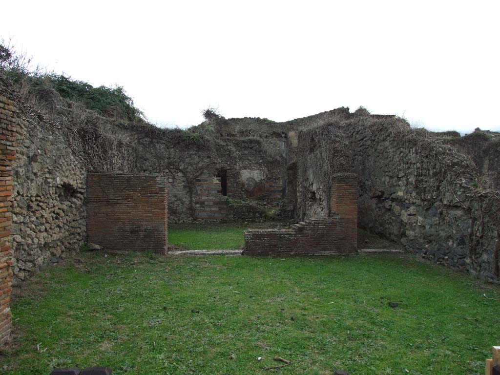 VII.3.8 Pompeii. December 2007.
Looking south across shop areas “m” and “o” to large room (tablinum) “a” with a window, and corridor “b” to rear at side.