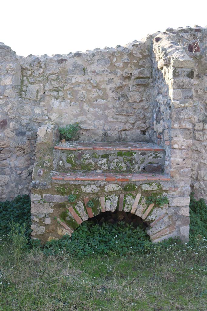 VII.3.9, Pompeii. December 2018.
Looking west towards hearth or oven against west wall. Photo courtesy of Aude Durand.