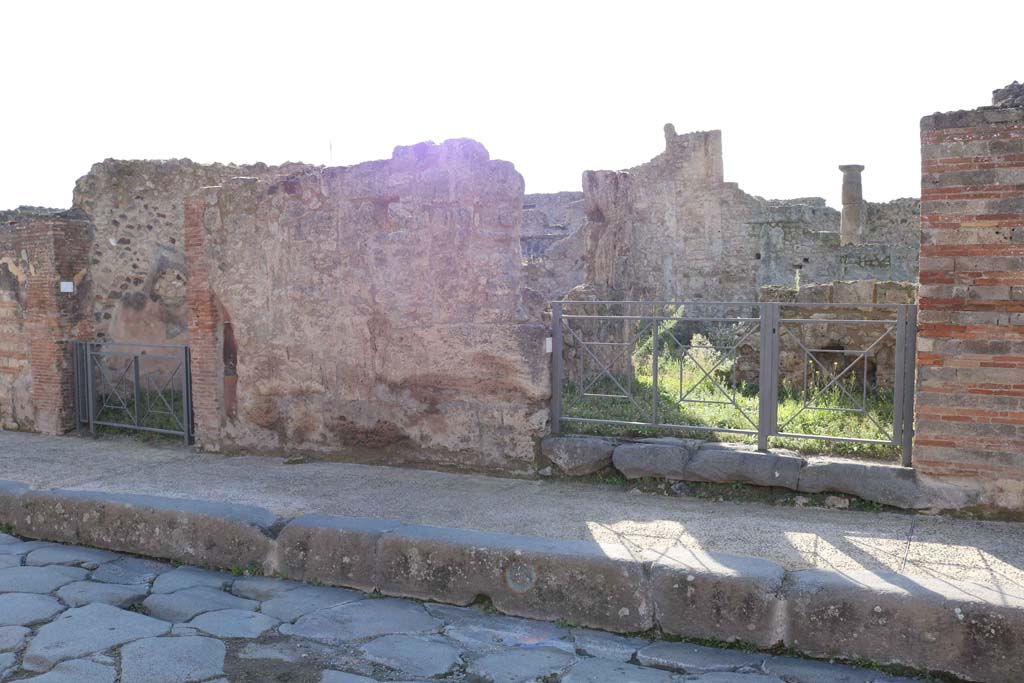 VII.3.16 Pompeii, on right. December 2018.
Looking west towards entrance doorway on Via Stabiana. Photo courtesy of Aude Durand.
