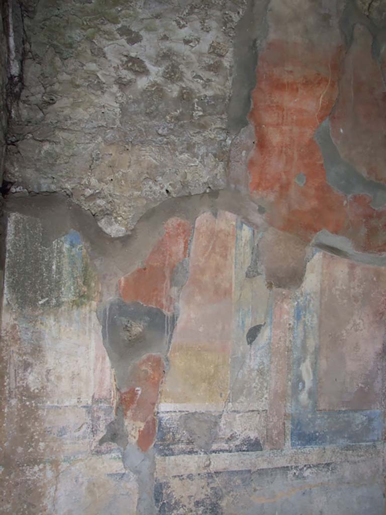VII.3.29 Pompeii. March 2009. Room 10, cubiculum, west wall at south end.