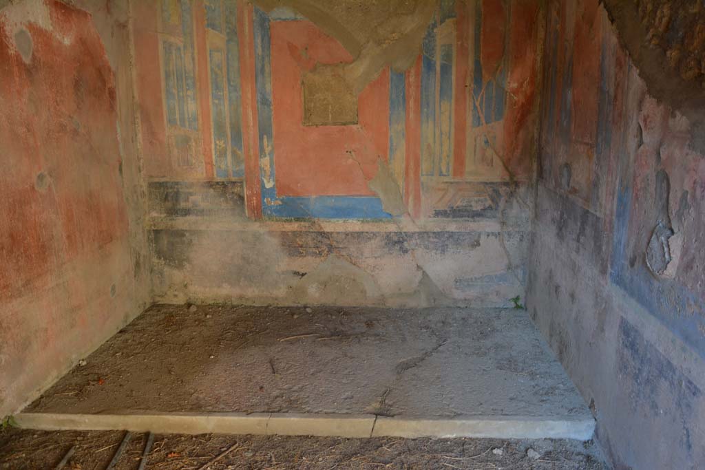 VII.3.29 Pompeii. October 2019. Cubiculum 10, raised area for bed at north end.
Foto Annette Haug, ERC Grant 681269 DÉCOR.