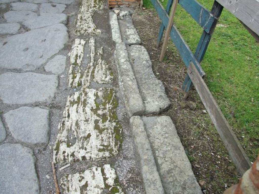 VII.3.34 Pompeii. March 2009. Sill.