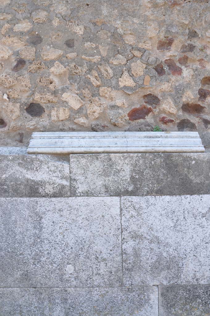 VII.4.1, Pompeii. July 2017. Marble cornice from north wall on Via della Fortuna.
Foto Anne Kleineberg, ERC Grant 681269 DÉCOR.