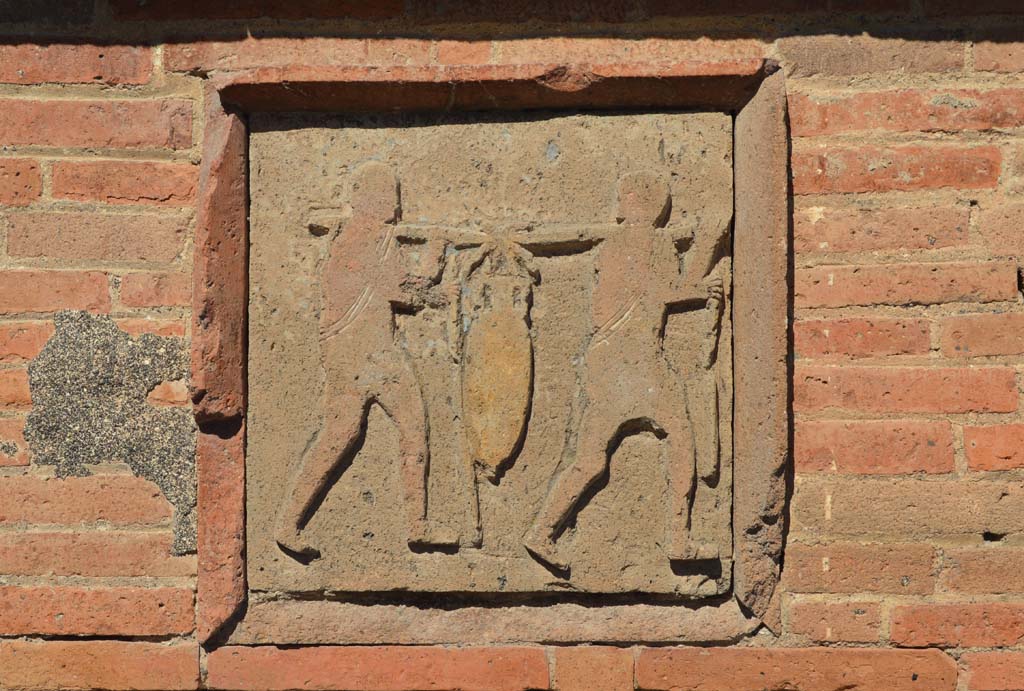 VII.4.16 Pompeii. October 2017. Plaque on west corner pilaster.
Foto Taylor Lauritsen, ERC Grant 681269 DÉCOR