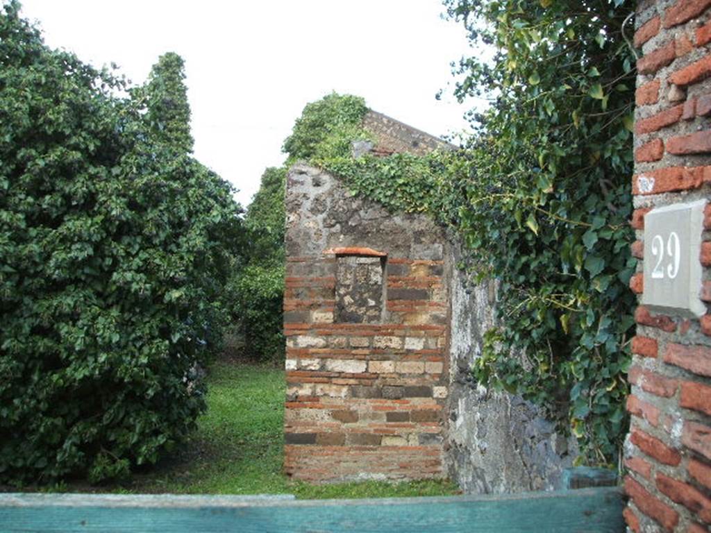VII.4.29 Pompeii. December 2004. Looking north to rear.