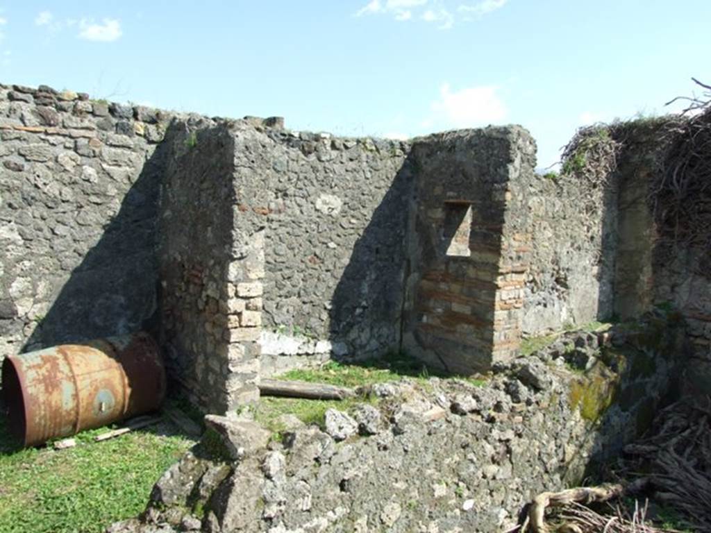 VII.4.29 Pompeii. March 2009. East wall of southern end of corridor. Looking south.