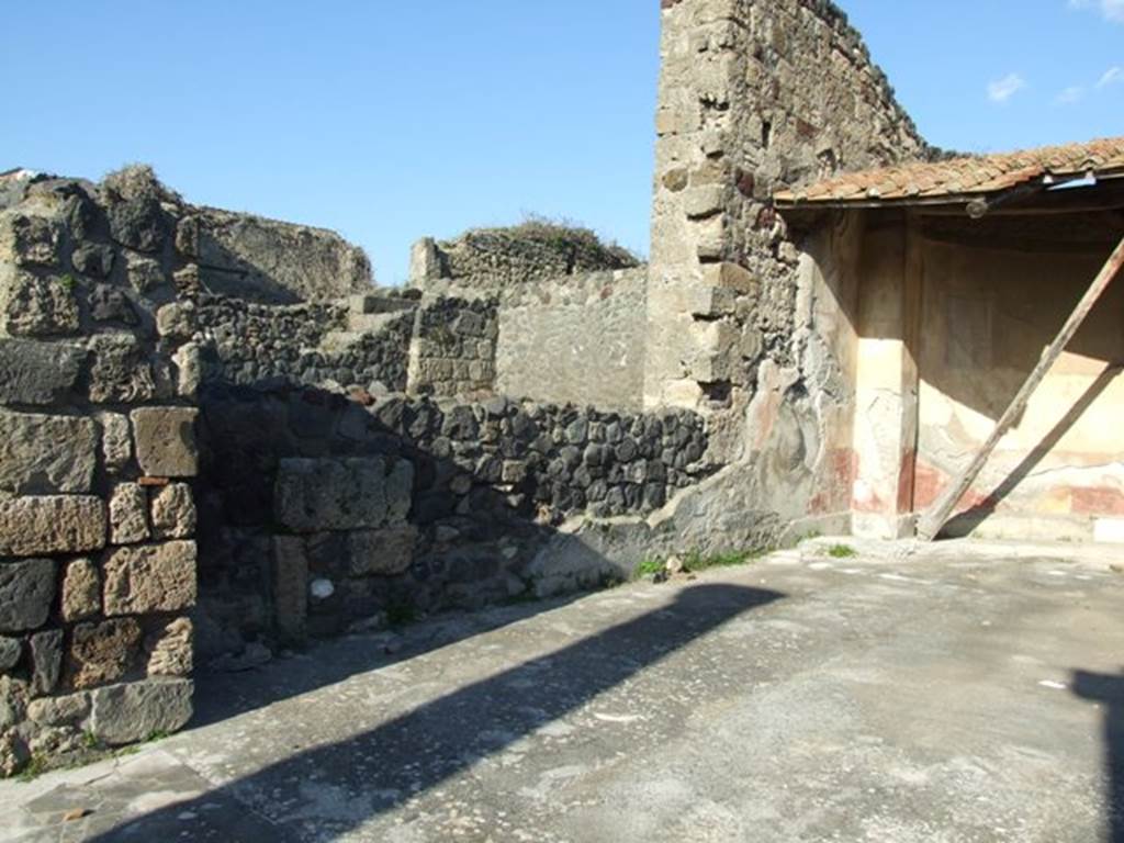 VII.4.31 Pompeii. March 2009. Room 29. Apsidal Exedra. North wall.