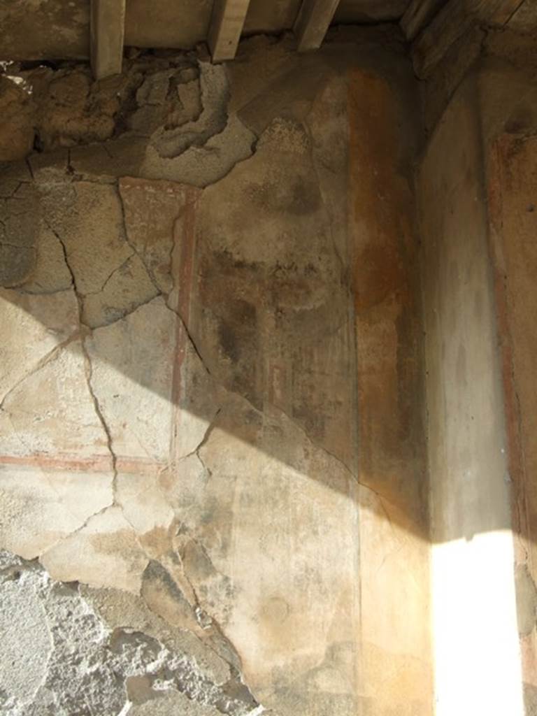 VII.4.31/51 Pompeii. March 2009.
Room 29, north-east corner of apsidal exedra.