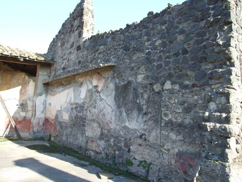 VII.4.31 Pompeii. March 2009. Room 29. Apsidal Exedra South wall.