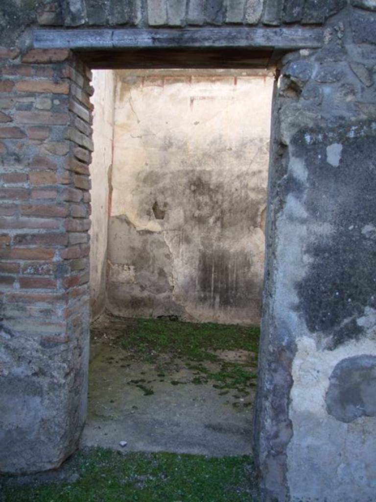 VII.4.31 Pompeii. March 2009. Doorway to Room 33.