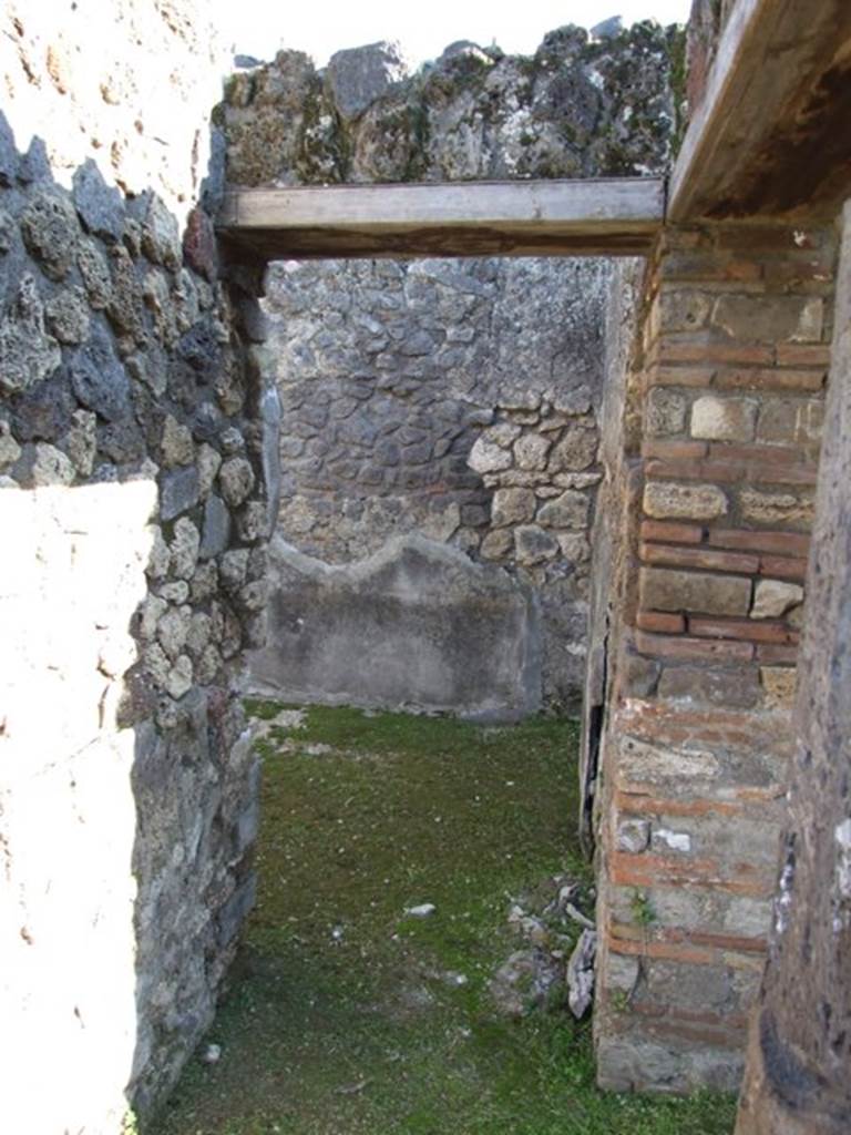 VII.4.31 Pompeii. March 2009. Entrance to Room 35.