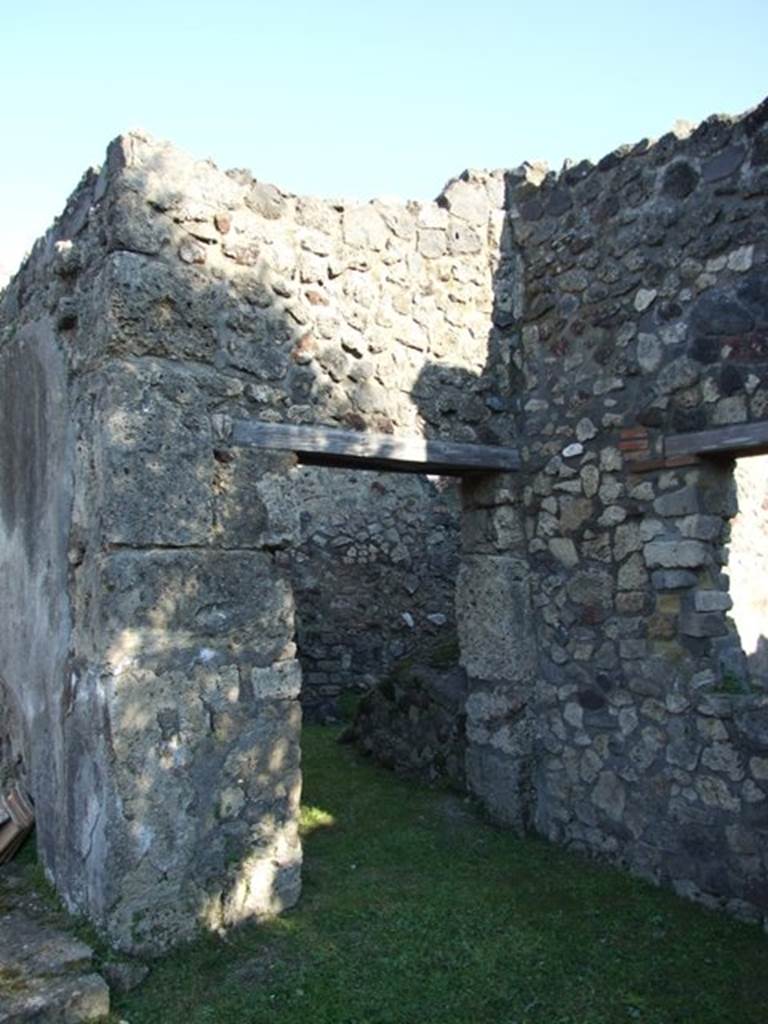 VII.4.31 Pompeii. March 2009. Doorway to Room 36. Kitchen and Latrine.