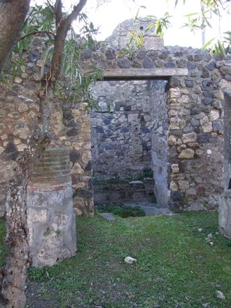 VII.4.31 Pompeii. March 2009. Doorway to Room 43.