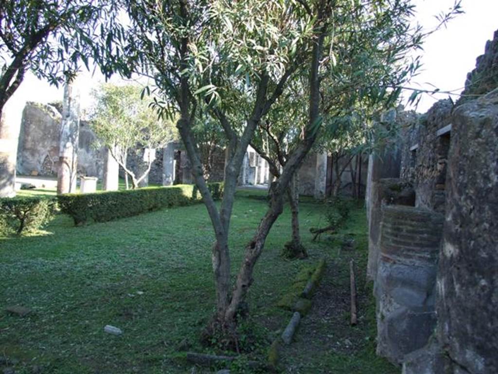 VII.4.31 Pompeii. March 2009. North Peristyle. Looking south east.