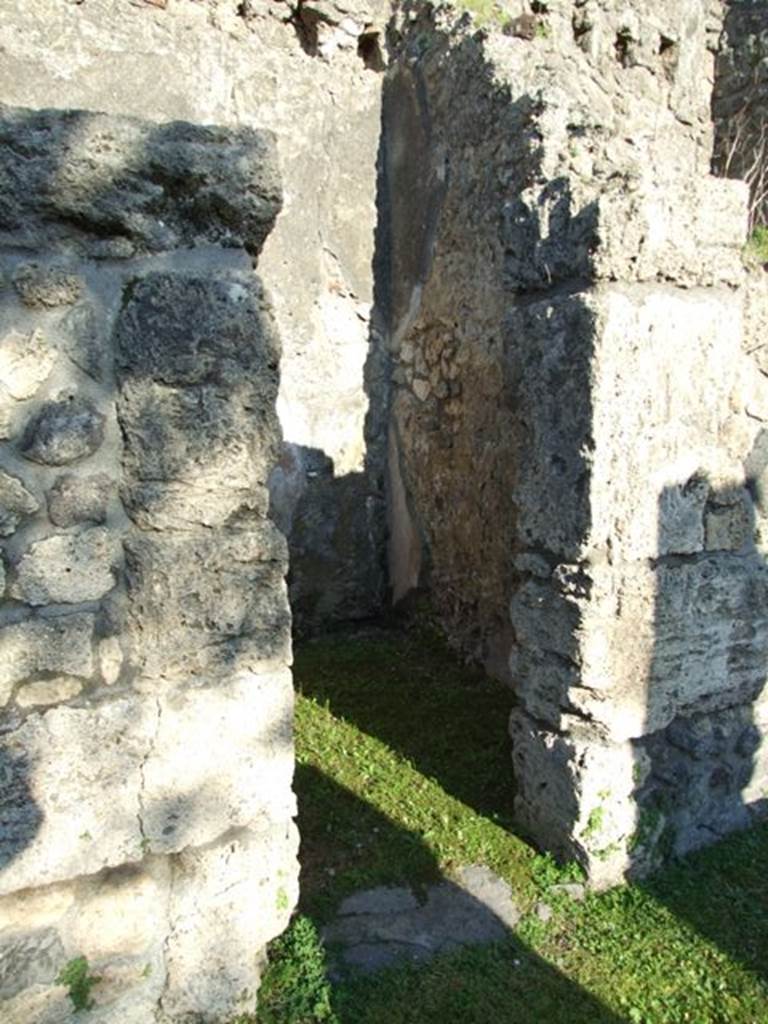 VII.4.31 Pompeii. March 2009. Doorway to Room 47.