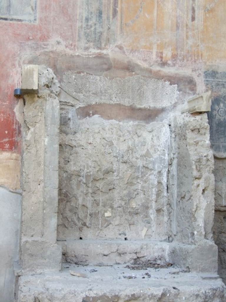 VII.4.31 Pompeii. March 2009. Niche of lararium. According to Boyce, this was a rectangular niche, the sides of which were reported to have been originally covered with marble. See Boyce G. K., 1937. Corpus of the Lararia of Pompeii. Rome: MAAR 14. (p.66)